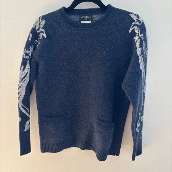 Chanel CC Logo & Lion Cashmere Sweater Navy Blue